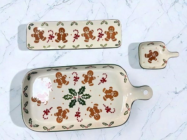 Mencari pinggan mangkuk Krismas yang comel dan praktikal?
