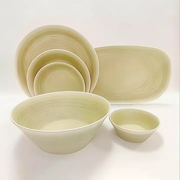 Set Peralatan Makan Seramik Krim